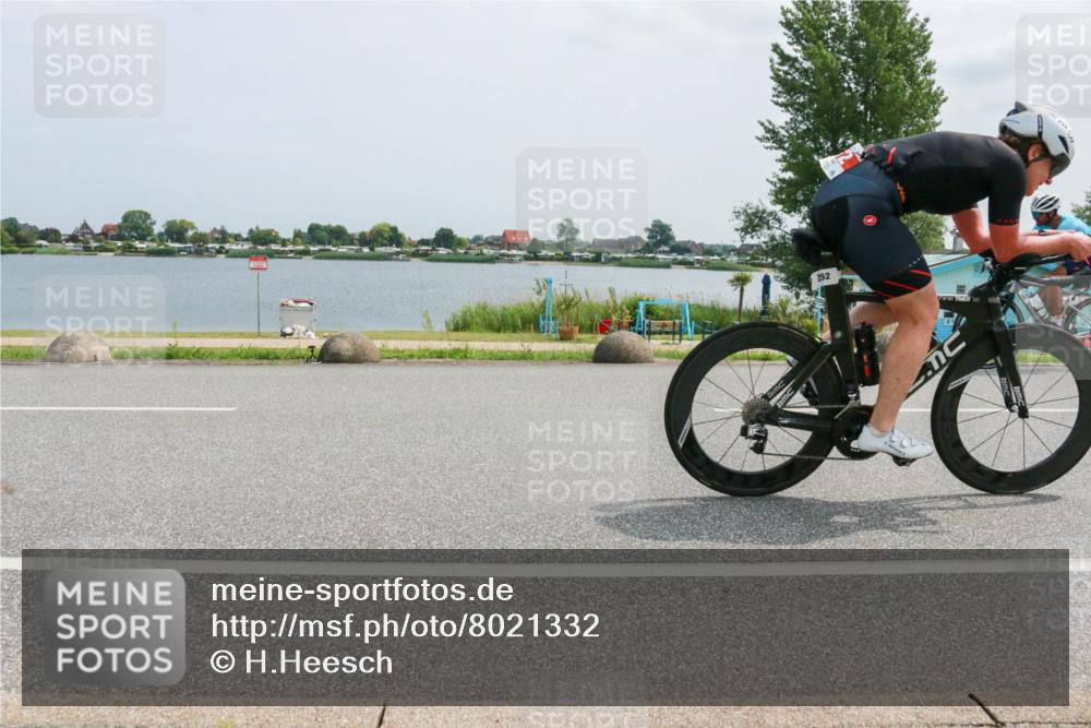 21.06.2025 - 27. Vierlanden-Triathlon H.Heesch http://msf.ph/oto/8021332 15.06.2025 12:04:52 Radfahren 252, 699 meine-sportfotos.de