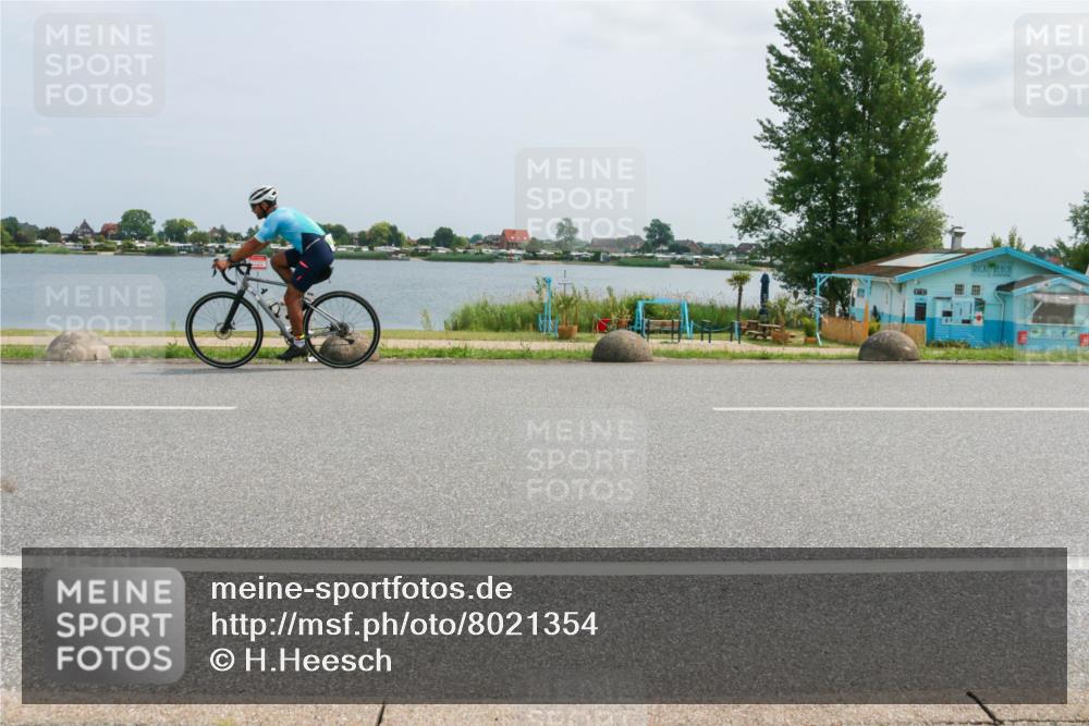 21.06.2025 - 27. Vierlanden-Triathlon H.Heesch http://msf.ph/oto/8021354 15.06.2025 12:04:53 Radfahren 252, 699 meine-sportfotos.de