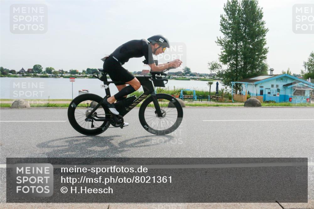 15.06.2025 - 27. Vierlanden-Triathlon H.Heesch http://msf.ph/oto/8021361 15.06.2025 09:51:51 Radfahren 69, 85, 120, 176 meine-sportfotos.de