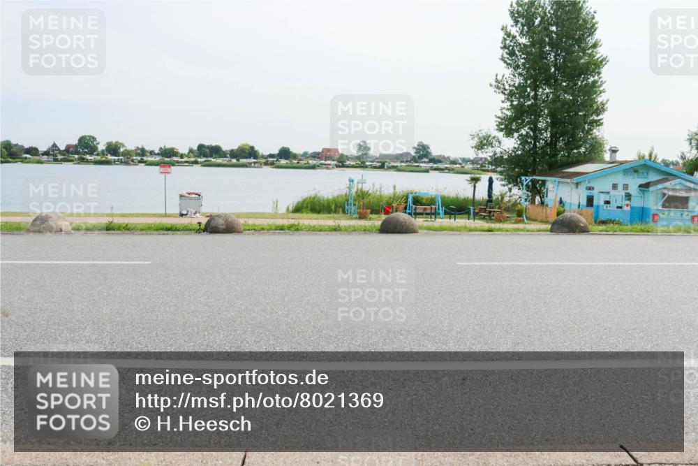 15.06.2025 - 27. Vierlanden-Triathlon H.Heesch http://msf.ph/oto/8021369 15.06.2025 10:27:20 Radfahren 206, 594 meine-sportfotos.de
