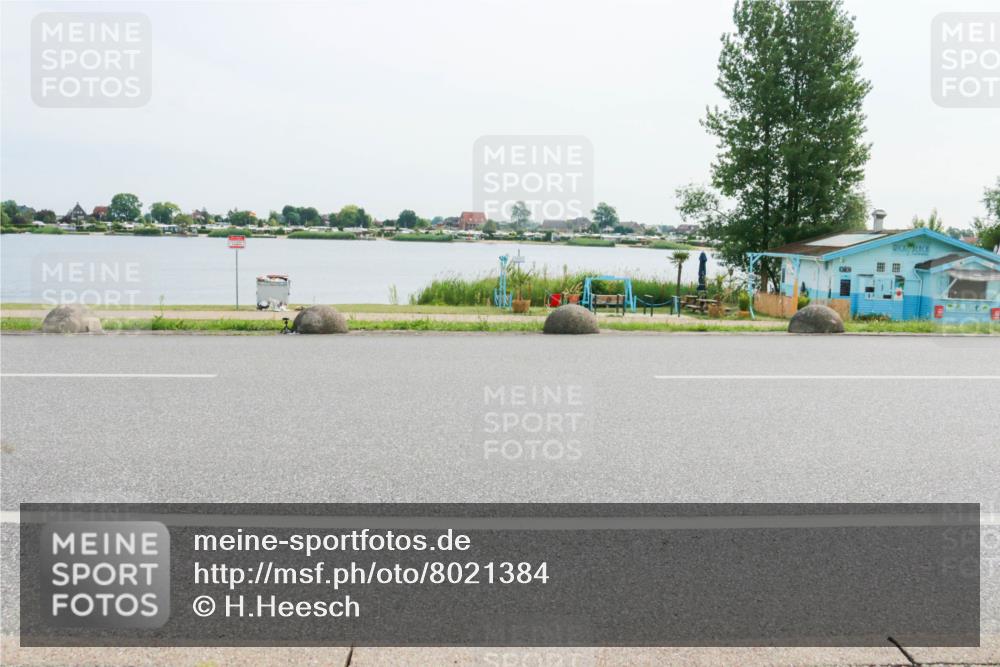 15.06.2025 - 27. Vierlanden-Triathlon H.Heesch http://msf.ph/oto/8021384 15.06.2025 10:27:22 Radfahren 176, 206, 594 meine-sportfotos.de