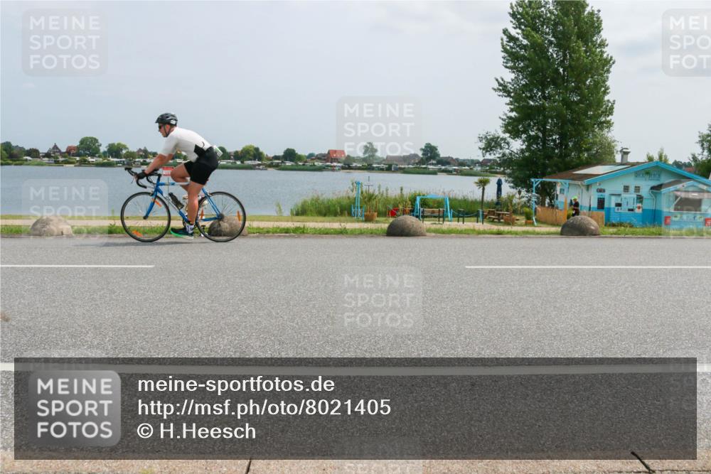 21.06.2025 - 27. Vierlanden-Triathlon H.Heesch http://msf.ph/oto/8021405 15.06.2025 12:04:56 Radfahren 673, 699 meine-sportfotos.de
