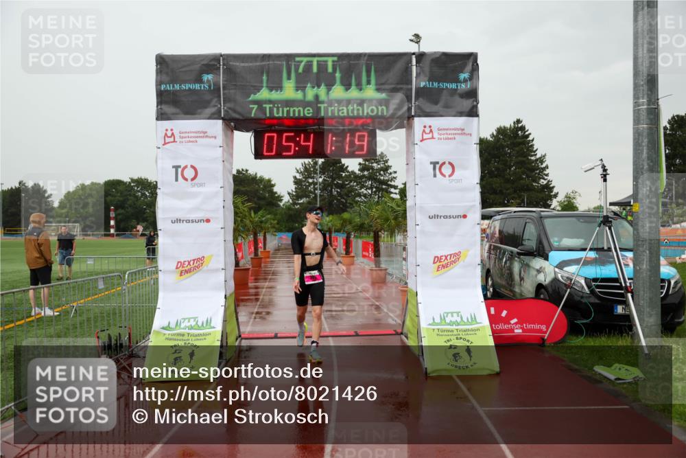 15.06.2025 - 7 Türme Triathlon Michael Strokosch http://msf.ph/oto/8021426 15.06.2025 15:41:18 Ziel 303 meine-sportfotos.de