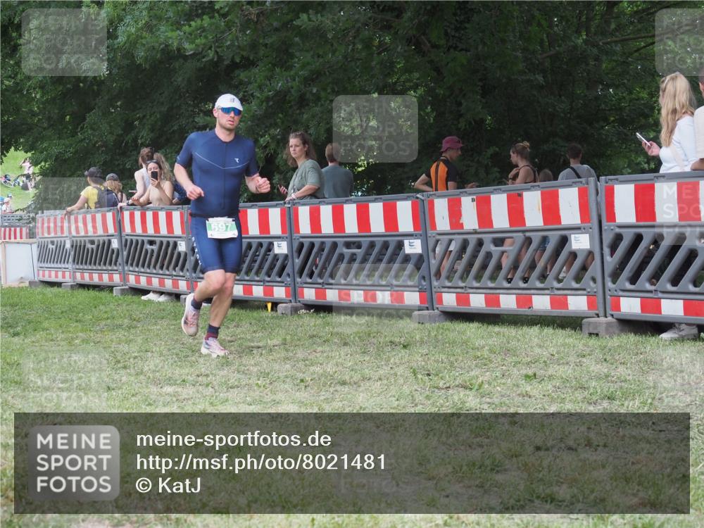 21.06.2025 - 27. Vierlanden-Triathlon KatJ http://msf.ph/oto/8021481 15.06.2025 13:20:44 Ziel 236, 647, 649, 697 meine-sportfotos.de