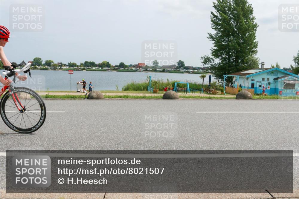 21.06.2025 - 27. Vierlanden-Triathlon H.Heesch http://msf.ph/oto/8021507 15.06.2025 12:05:04 Radfahren 915 meine-sportfotos.de
