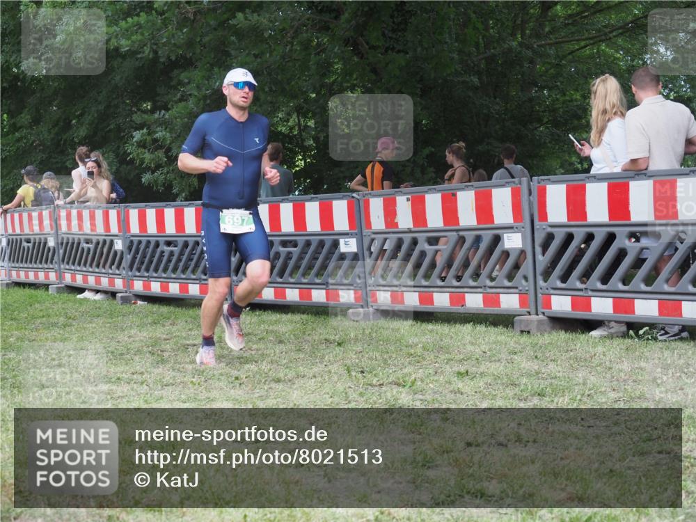 21.06.2025 - 27. Vierlanden-Triathlon KatJ http://msf.ph/oto/8021513 15.06.2025 13:20:45 Ziel 236, 647, 649, 697 meine-sportfotos.de