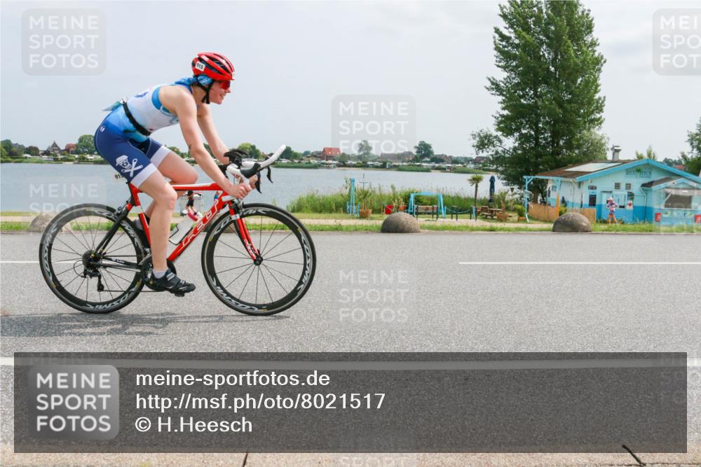 21.06.2025 - 27. Vierlanden-Triathlon H.Heesch http://msf.ph/oto/8021517 15.06.2025 12:05:04 Radfahren 915 meine-sportfotos.de