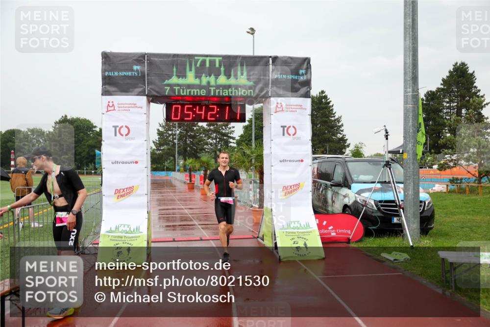 15.06.2025 - 7 Türme Triathlon Michael Strokosch http://msf.ph/oto/8021530 15.06.2025 15:42:11 Ziel 208 meine-sportfotos.de