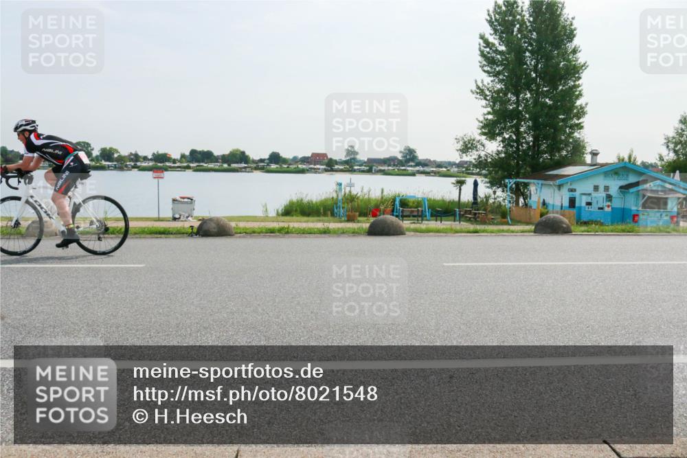 15.06.2025 - 27. Vierlanden-Triathlon H.Heesch http://msf.ph/oto/8021548 15.06.2025 09:52:21 Radfahren 51, 214, 223, 226, 231, 251 meine-sportfotos.de