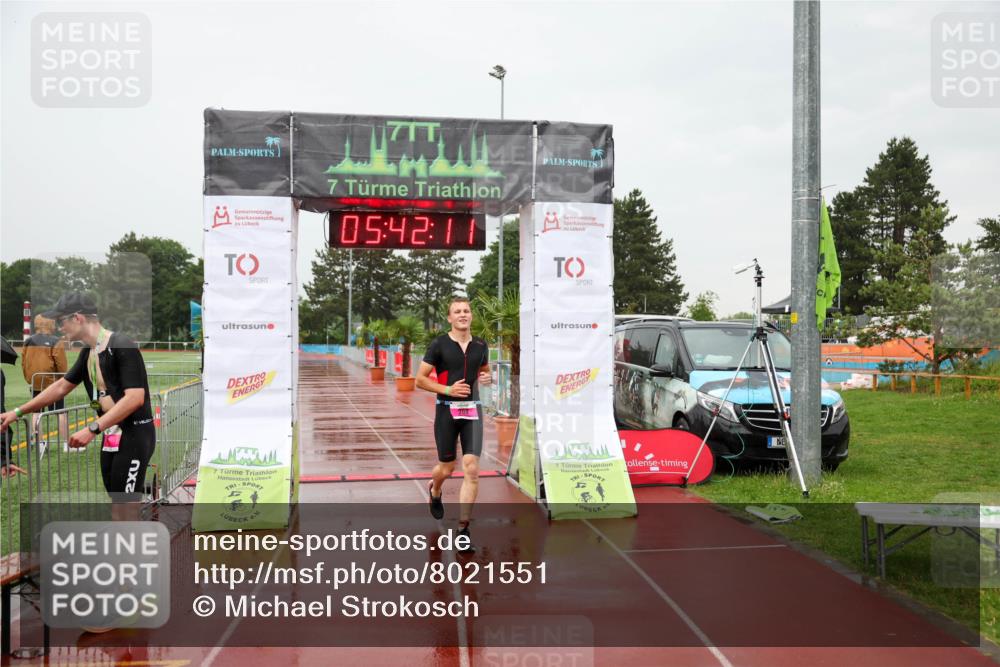 15.06.2025 - 7 Türme Triathlon Michael Strokosch http://msf.ph/oto/8021551 15.06.2025 15:42:11 Ziel 208 meine-sportfotos.de