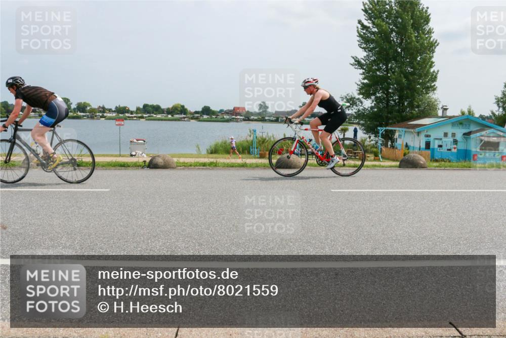 21.06.2025 - 27. Vierlanden-Triathlon H.Heesch http://msf.ph/oto/8021559 15.06.2025 12:05:10 Radfahren 671, 927, 978 meine-sportfotos.de