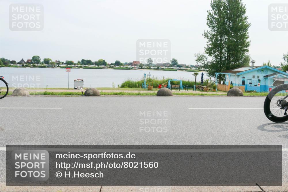 15.06.2025 - 27. Vierlanden-Triathlon H.Heesch http://msf.ph/oto/8021560 15.06.2025 10:27:26 Radfahren 165, 176, 492, 549 meine-sportfotos.de
