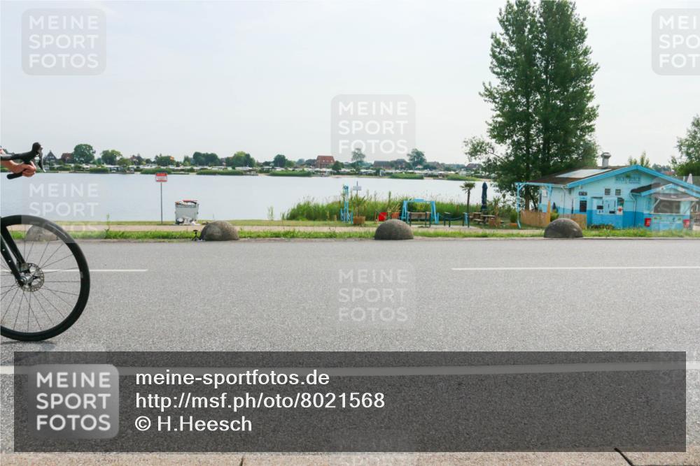 15.06.2025 - 27. Vierlanden-Triathlon H.Heesch http://msf.ph/oto/8021568 15.06.2025 09:52:25 Radfahren 51, 214, 223, 231, 251 meine-sportfotos.de