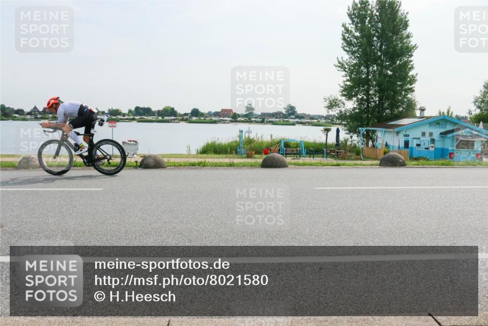 15.06.2025 - 27. Vierlanden-Triathlon H.Heesch http://msf.ph/oto/8021580 15.06.2025 09:52:32 Radfahren 182 meine-sportfotos.de
