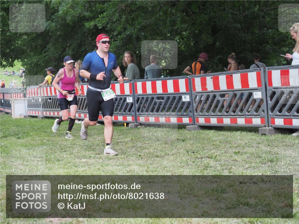 21.06.2025 - 27. Vierlanden-Triathlon KatJ http://msf.ph/oto/8021638 15.06.2025 13:20:52 Ziel 236, 649 meine-sportfotos.de