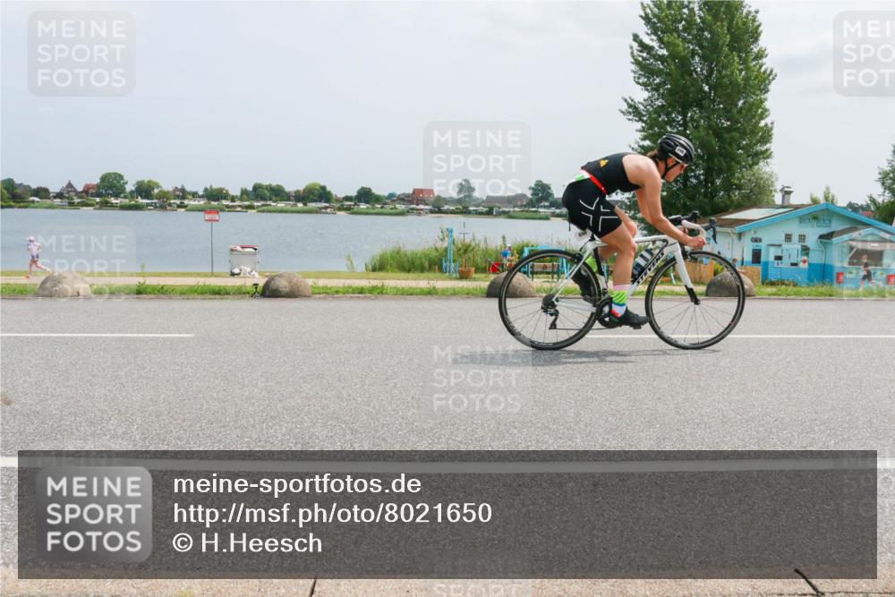 21.06.2025 - 27. Vierlanden-Triathlon H.Heesch http://msf.ph/oto/8021650 15.06.2025 12:05:15 Radfahren 671, 898, 927, 978 meine-sportfotos.de