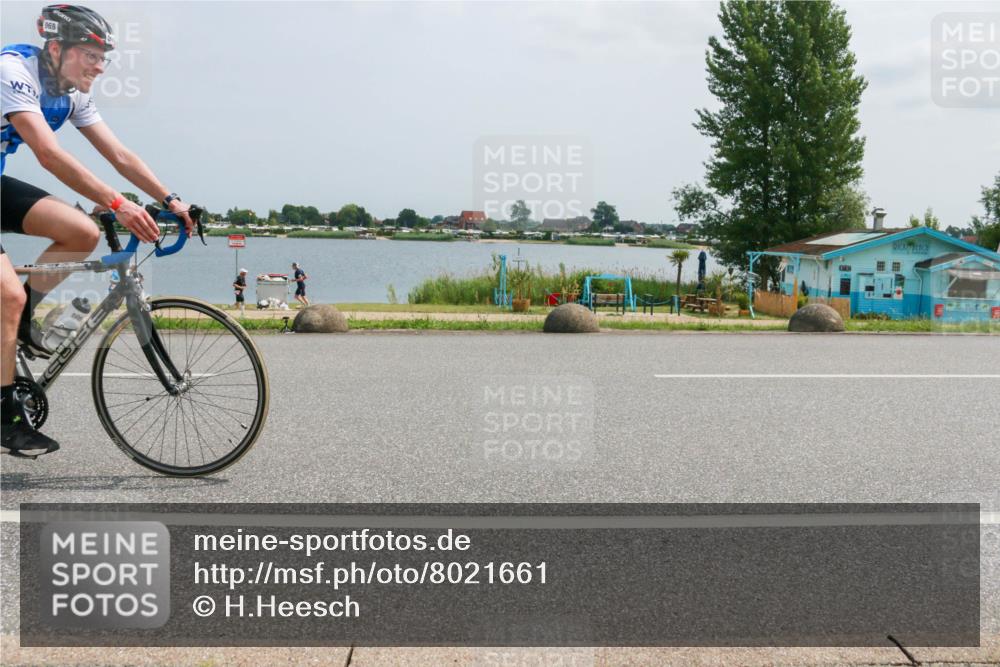 21.06.2025 - 27. Vierlanden-Triathlon H.Heesch http://msf.ph/oto/8021661 15.06.2025 12:05:24 Radfahren 931, 969 meine-sportfotos.de