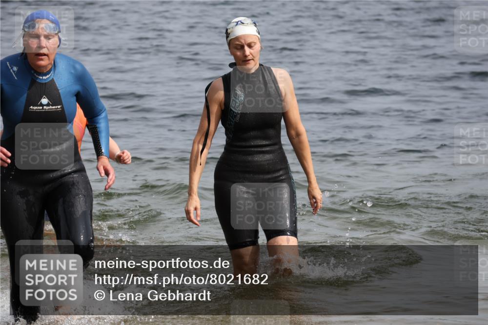 15.06.2025 - 27. Vierlanden-Triathlon Lena Gebhardt http://msf.ph/oto/8021682 15.06.2025 10:19:00 Schwimmen 478, 498, 543 meine-sportfotos.de
