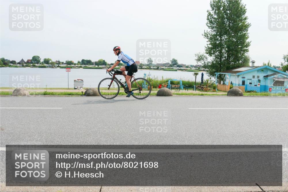 15.06.2025 - 27. Vierlanden-Triathlon H.Heesch http://msf.ph/oto/8021698 15.06.2025 10:27:29 Radfahren 165, 176, 492, 522, 549, 628 meine-sportfotos.de