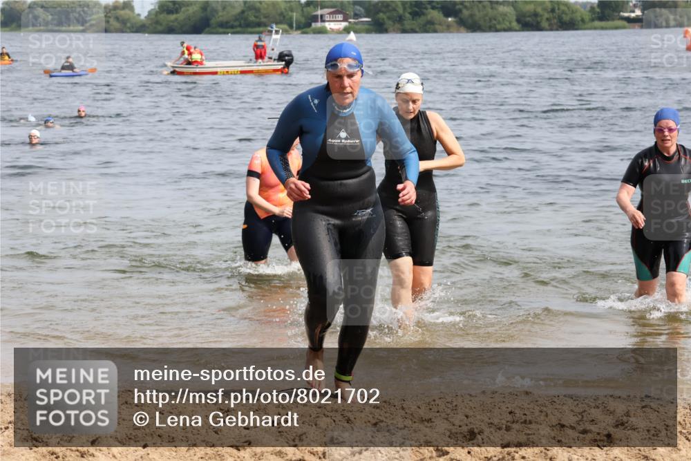 15.06.2025 - 27. Vierlanden-Triathlon Lena Gebhardt http://msf.ph/oto/8021702 15.06.2025 10:19:02 Schwimmen 478, 498, 543, 558 meine-sportfotos.de