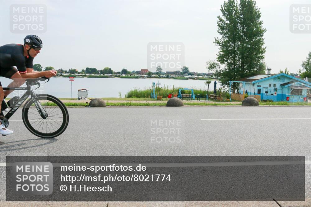 15.06.2025 - 27. Vierlanden-Triathlon H.Heesch http://msf.ph/oto/8021774 15.06.2025 09:54:25 Radfahren 30, 49, 73, 94, 122, 128, 248 meine-sportfotos.de