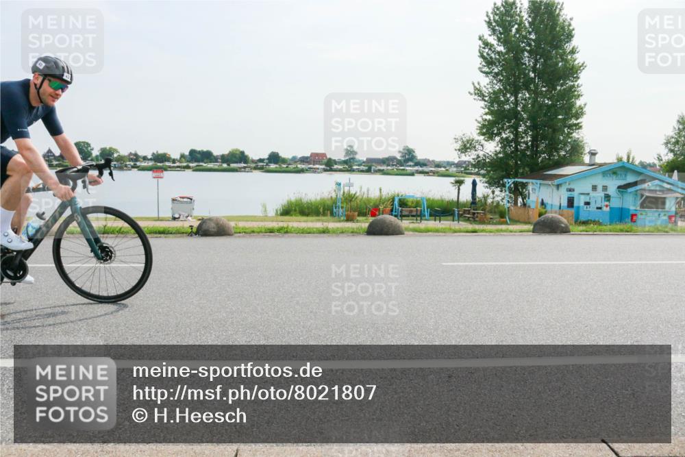 15.06.2025 - 27. Vierlanden-Triathlon H.Heesch http://msf.ph/oto/8021807 15.06.2025 09:54:34 Radfahren 43, 199 meine-sportfotos.de