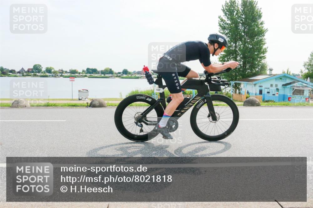 15.06.2025 - 27. Vierlanden-Triathlon H.Heesch http://msf.ph/oto/8021818 15.06.2025 09:54:42 Radfahren 137, 213 meine-sportfotos.de