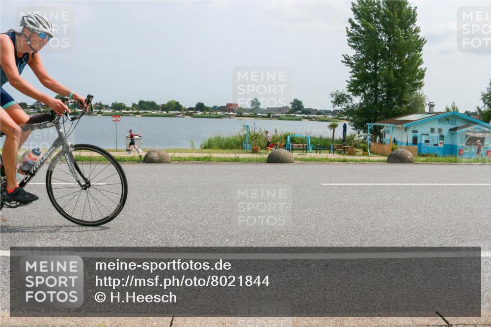 21.06.2025 - 27. Vierlanden-Triathlon H.Heesch http://msf.ph/oto/8021844 15.06.2025 12:05:38 Radfahren 251, 891, 940 meine-sportfotos.de