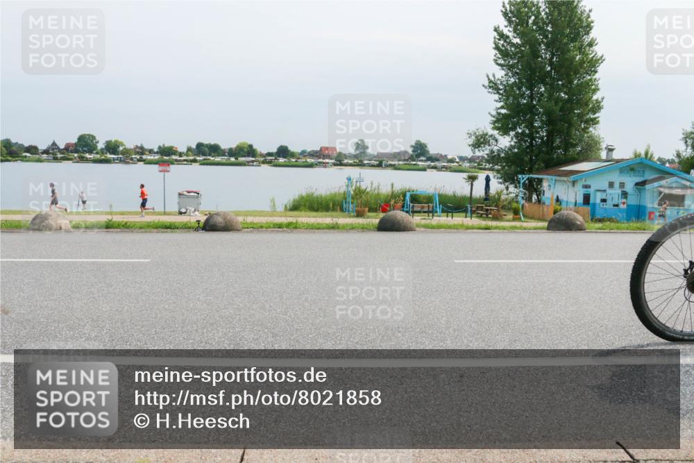 15.06.2025 - 27. Vierlanden-Triathlon H.Heesch http://msf.ph/oto/8021858 15.06.2025 11:16:41 Radfahren 204, 478, 797, 828, 953 meine-sportfotos.de