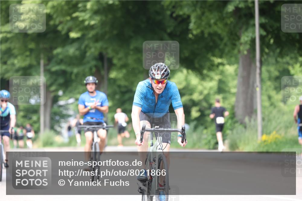15.06.2025 - 7 Türme Triathlon Yannick Fuchs http://msf.ph/oto/8021866 15.06.2025 13:33:56 Radfahren 376, 853, 926, 1142, 1180 meine-sportfotos.de