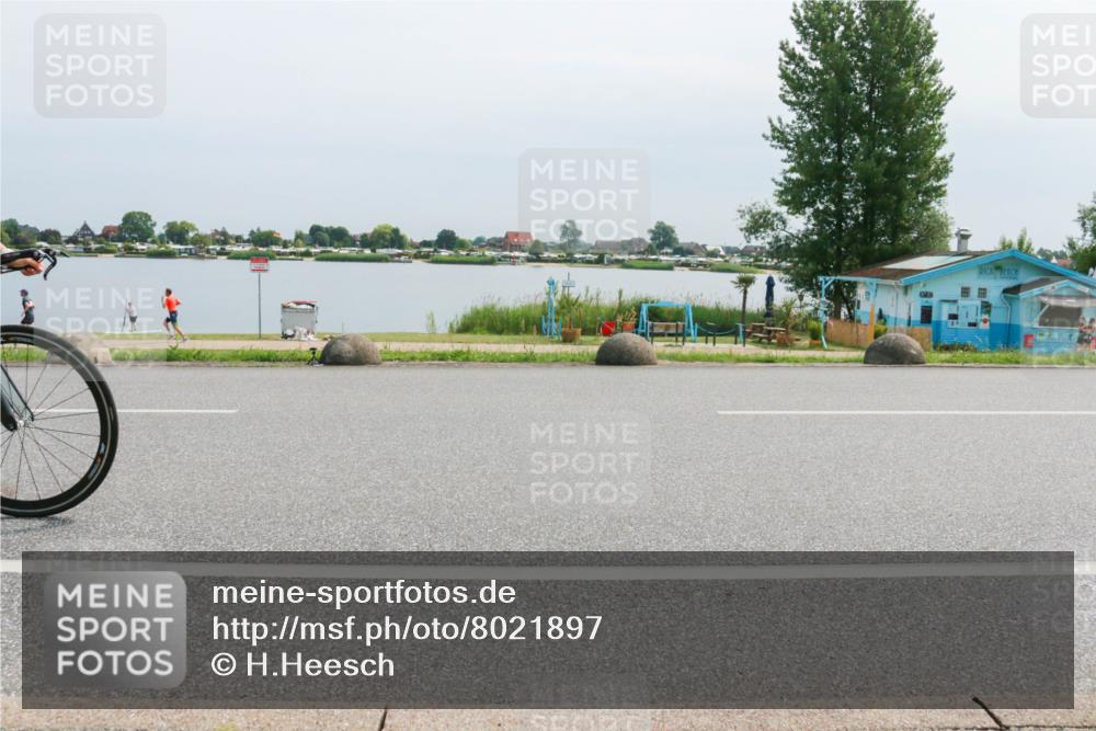15.06.2025 - 27. Vierlanden-Triathlon H.Heesch http://msf.ph/oto/8021897 15.06.2025 11:16:42 Radfahren 204, 478, 797, 828 meine-sportfotos.de