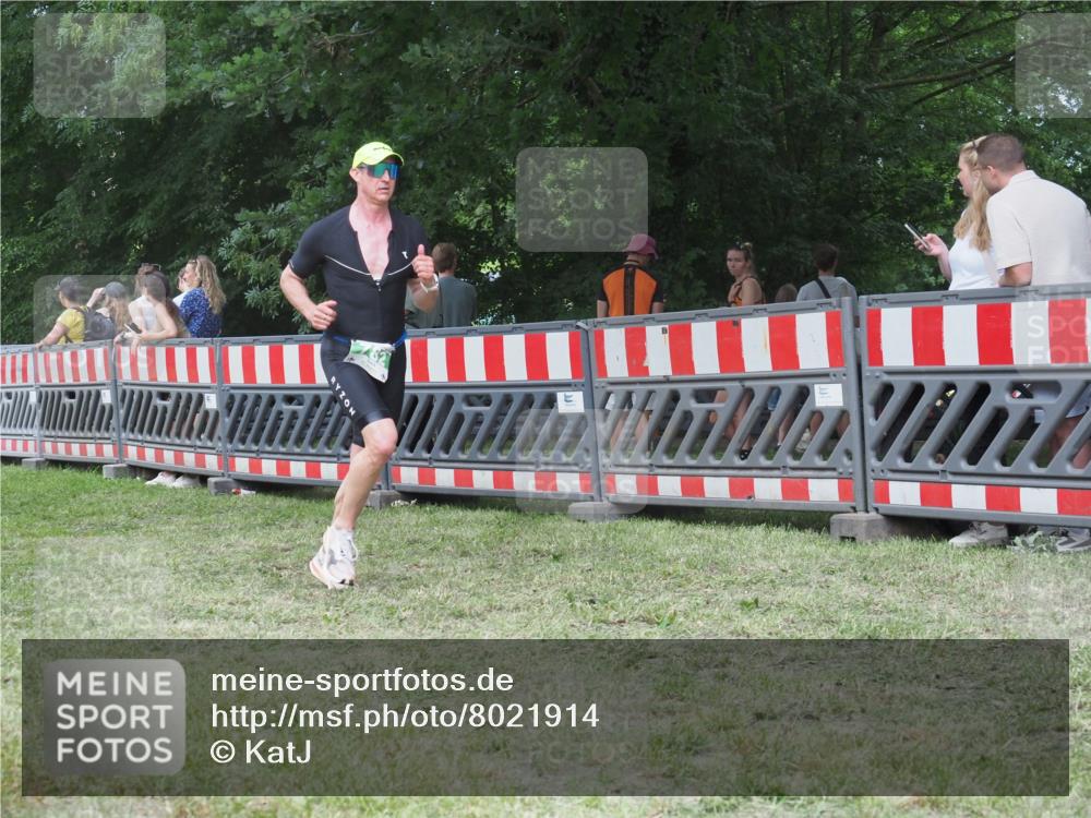 21.06.2025 - 27. Vierlanden-Triathlon KatJ http://msf.ph/oto/8021914 15.06.2025 13:21:09 Ziel 782 meine-sportfotos.de