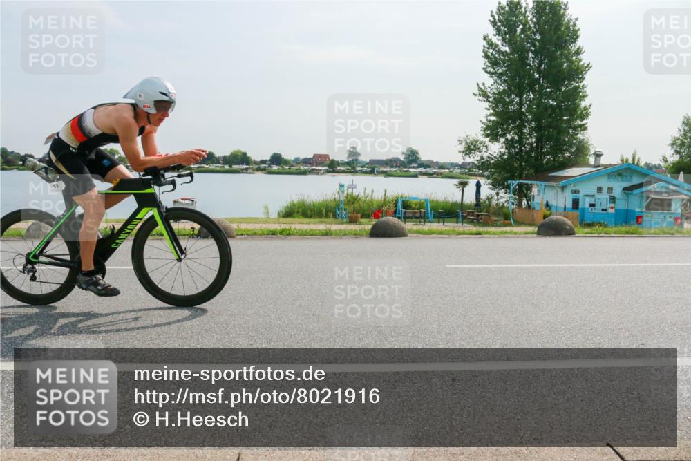 15.06.2025 - 27. Vierlanden-Triathlon H.Heesch http://msf.ph/oto/8021916 15.06.2025 09:56:08 Radfahren 11, 59, 191, 250 meine-sportfotos.de