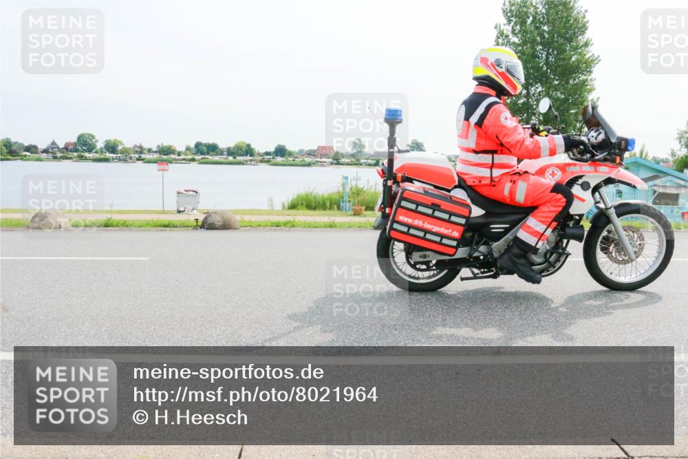 15.06.2025 - 27. Vierlanden-Triathlon H.Heesch http://msf.ph/oto/8021964 15.06.2025 10:27:31 Radfahren 165, 492, 522, 549, 628 meine-sportfotos.de