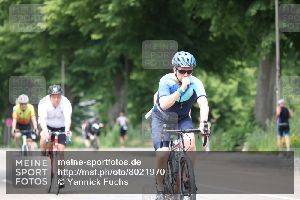 15.06.2025 - 7 Türme Triathlon Yannick Fuchs http://msf.ph/oto/8021970 15.06.2025 13:33:58 Radfahren 376, 853, 926, 1142, 1180 meine-sportfotos.de