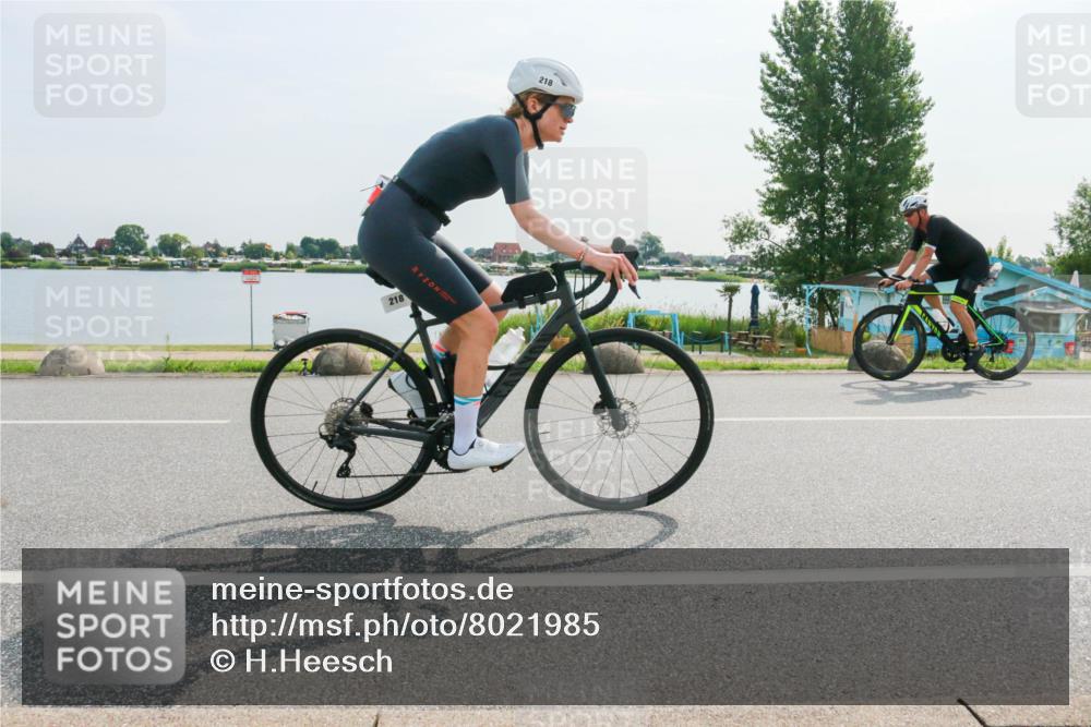 15.06.2025 - 27. Vierlanden-Triathlon H.Heesch http://msf.ph/oto/8021985 15.06.2025 09:56:30 Radfahren 151, 218 meine-sportfotos.de