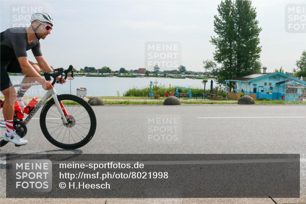 15.06.2025 - 27. Vierlanden-Triathlon H.Heesch http://msf.ph/oto/8021998 15.06.2025 09:56:48 Radfahren 35, 67 meine-sportfotos.de
