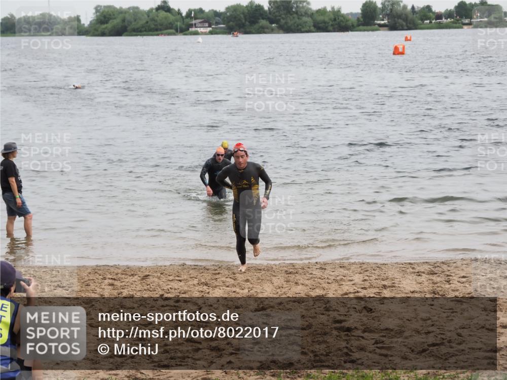 21.06.2025 - 27. Vierlanden-Triathlon MichiJ http://msf.ph/oto/8022017 15.06.2026 10:52:15 Schwimmen 652, 693, 759 meine-sportfotos.de