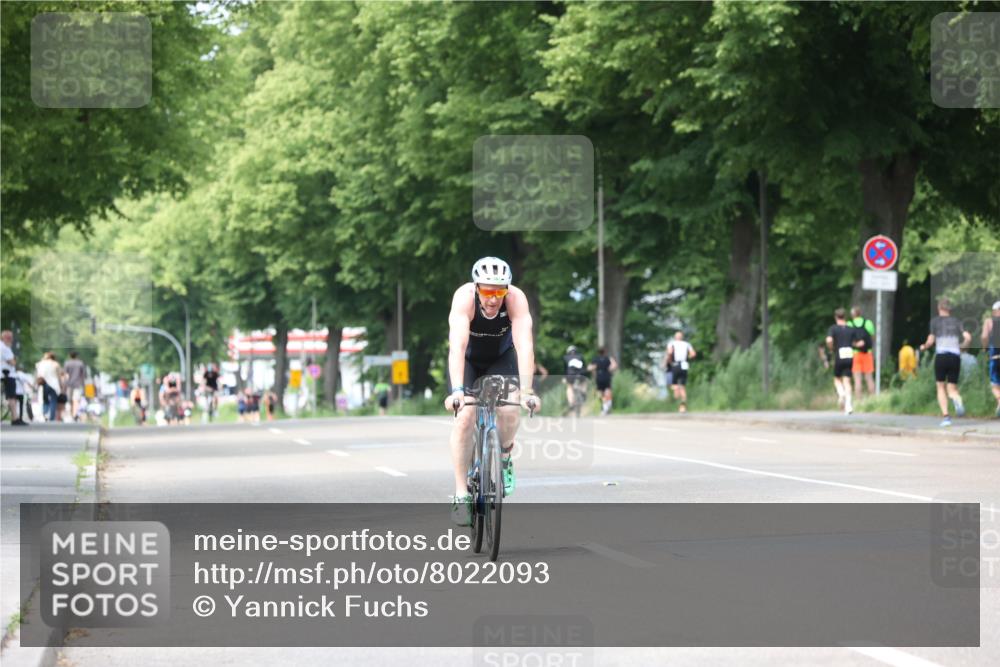 15.06.2025 - 7 Türme Triathlon Yannick Fuchs http://msf.ph/oto/8022093 15.06.2025 13:34:02 Radfahren 376, 853, 926, 1180 meine-sportfotos.de