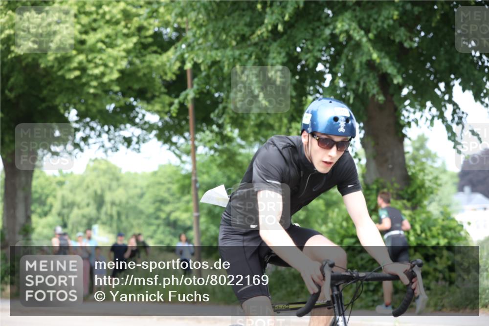 15.06.2025 - 7 Türme Triathlon Yannick Fuchs http://msf.ph/oto/8022169 15.06.2025 13:34:13 Radfahren 531, 801, 942 meine-sportfotos.de