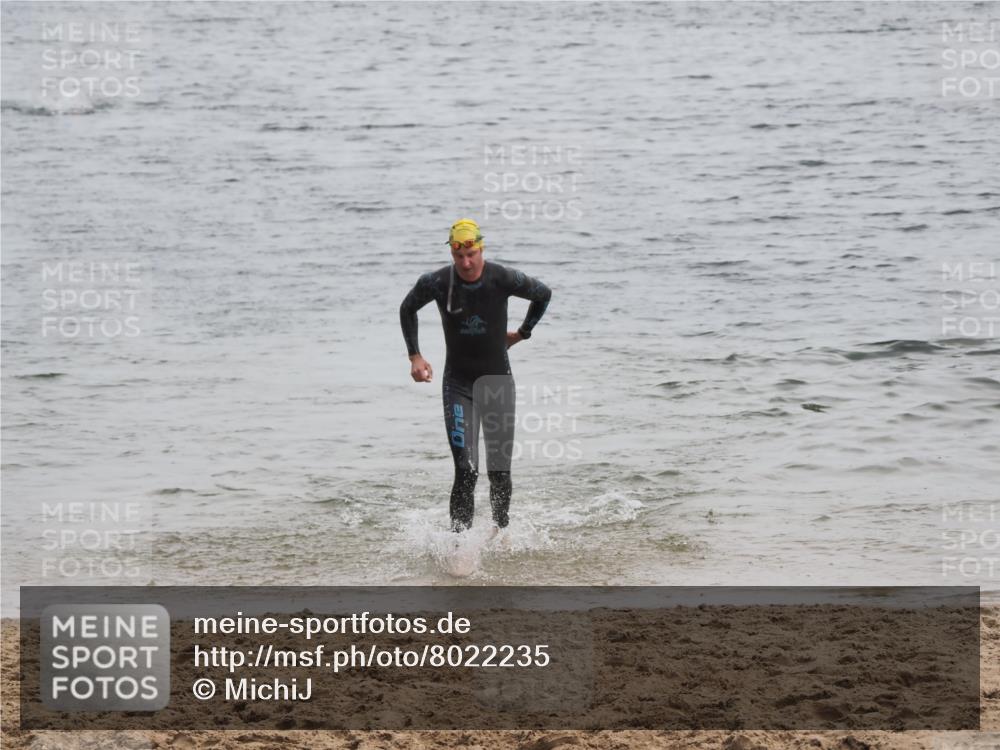 21.06.2025 - 27. Vierlanden-Triathlon MichiJ http://msf.ph/oto/8022235 15.06.2026 10:52:25 Schwimmen 652, 682, 759 meine-sportfotos.de