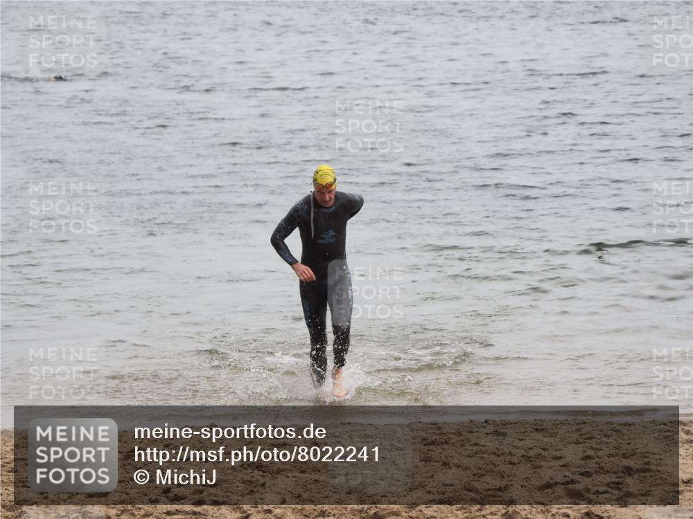21.06.2025 - 27. Vierlanden-Triathlon MichiJ http://msf.ph/oto/8022241 15.06.2026 10:52:25 Schwimmen 652, 682, 759 meine-sportfotos.de