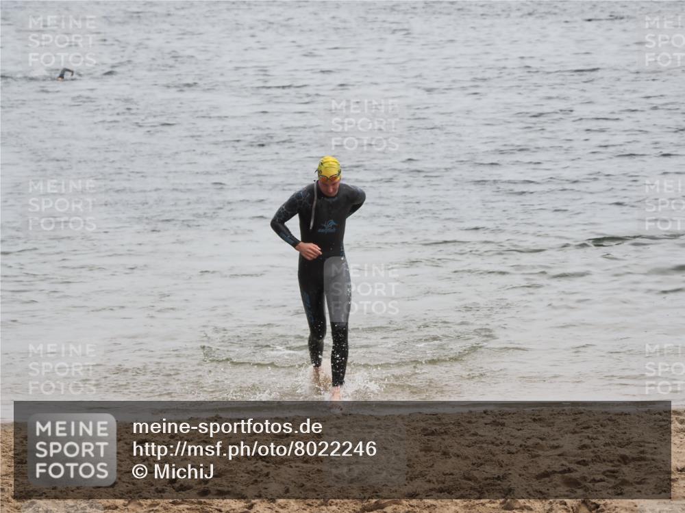 21.06.2025 - 27. Vierlanden-Triathlon MichiJ http://msf.ph/oto/8022246 15.06.2026 10:52:25 Schwimmen 652, 682, 759 meine-sportfotos.de