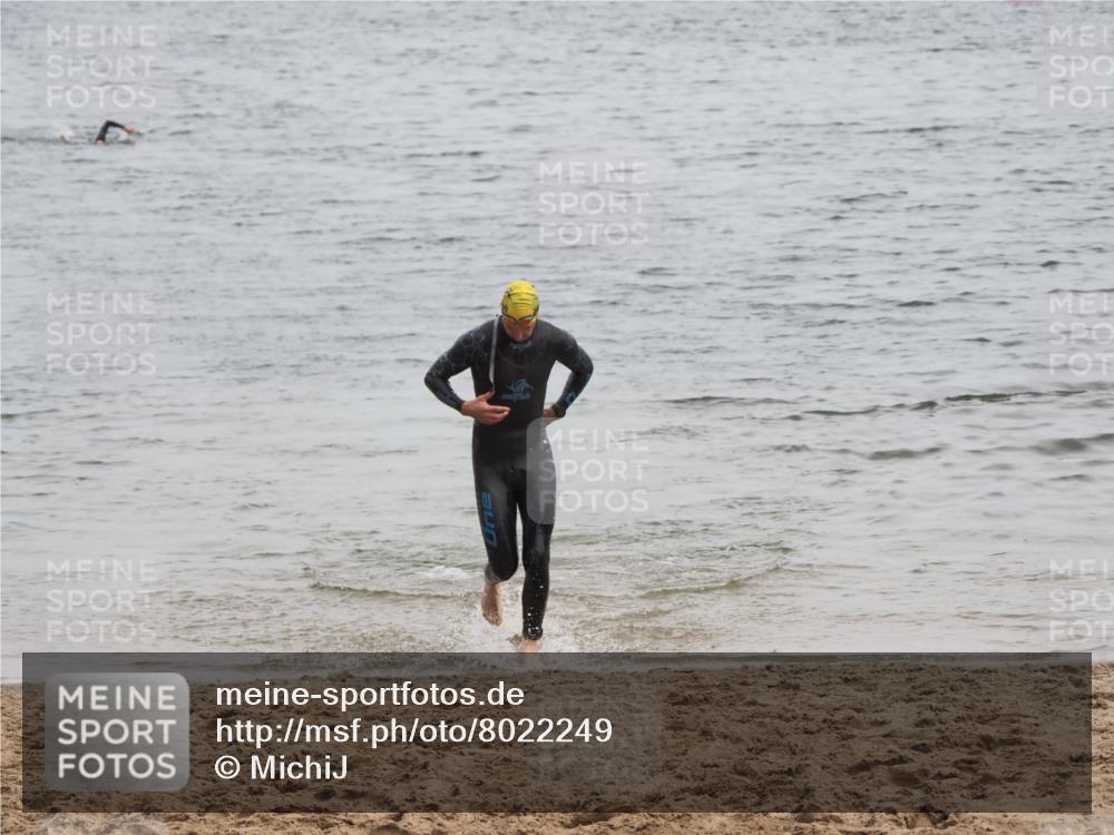 21.06.2025 - 27. Vierlanden-Triathlon MichiJ http://msf.ph/oto/8022249 15.06.2026 10:52:25 Schwimmen 652, 682, 759 meine-sportfotos.de