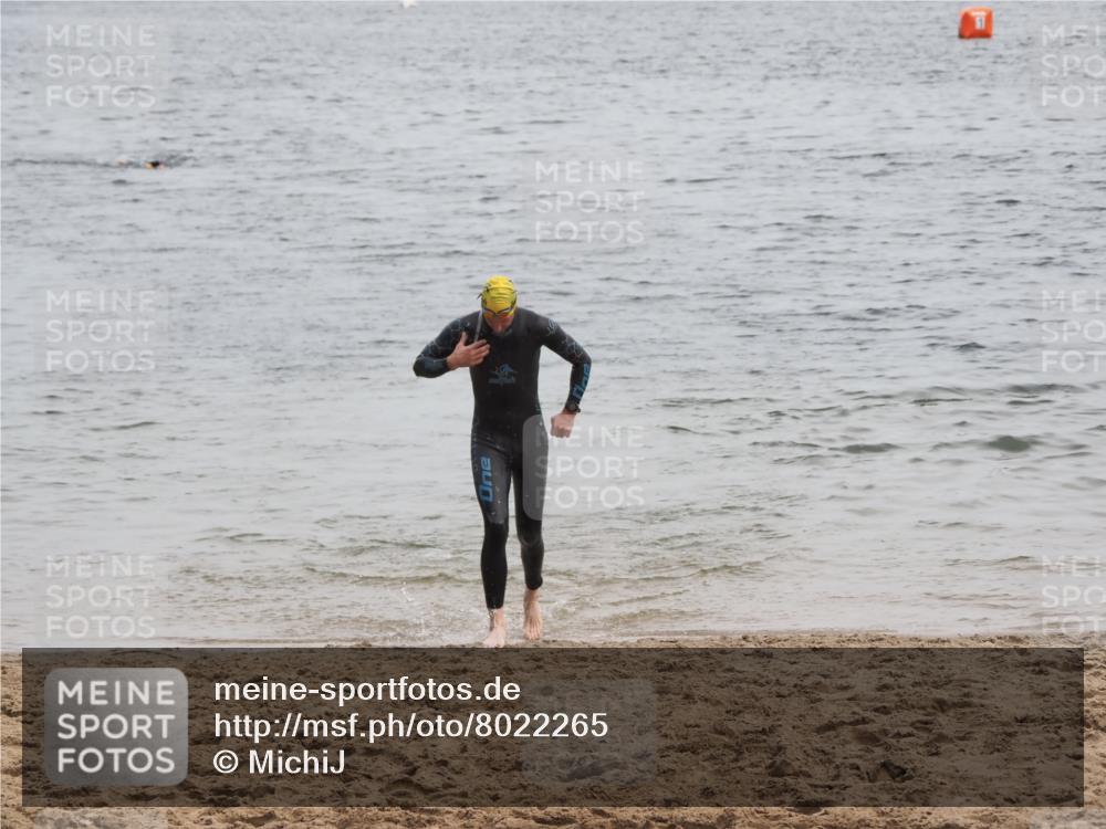 21.06.2025 - 27. Vierlanden-Triathlon MichiJ http://msf.ph/oto/8022265 15.06.2026 10:52:26 Schwimmen 652, 682, 759 meine-sportfotos.de
