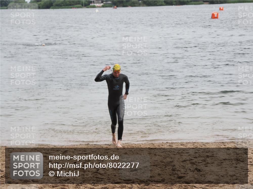 21.06.2025 - 27. Vierlanden-Triathlon MichiJ http://msf.ph/oto/8022277 15.06.2026 10:52:26 Schwimmen 652, 682, 759 meine-sportfotos.de