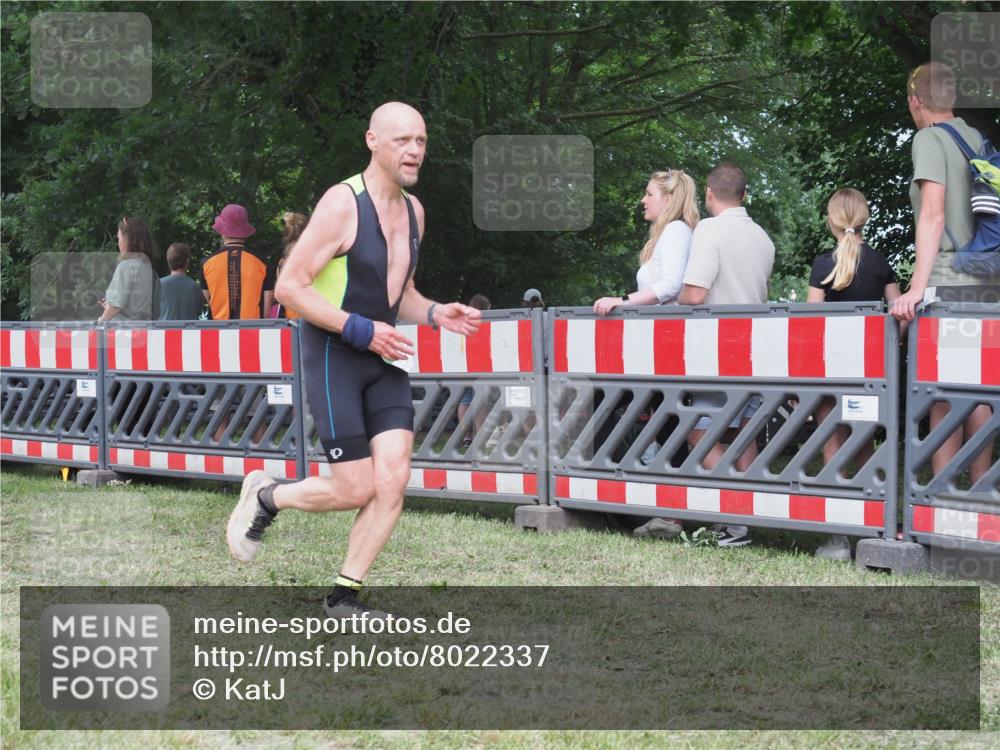 21.06.2025 - 27. Vierlanden-Triathlon KatJ http://msf.ph/oto/8022337 15.06.2025 13:21:45 Ziel 746, 844, 859 meine-sportfotos.de