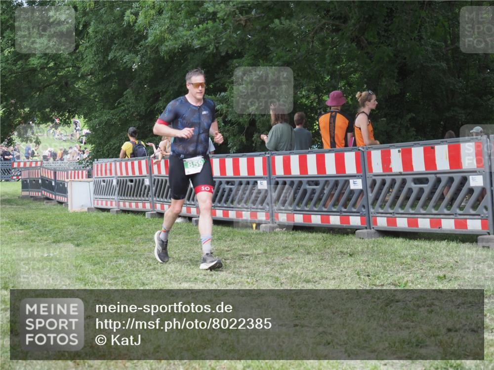 21.06.2025 - 27. Vierlanden-Triathlon KatJ http://msf.ph/oto/8022385 15.06.2025 13:21:49 Ziel 746, 859 meine-sportfotos.de