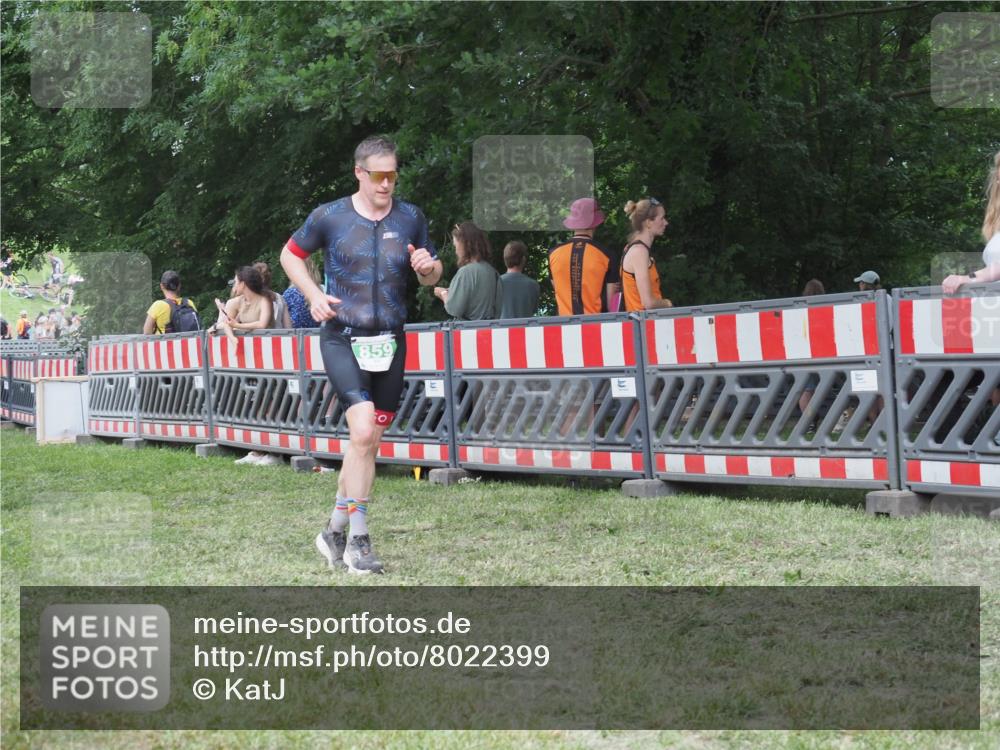 21.06.2025 - 27. Vierlanden-Triathlon KatJ http://msf.ph/oto/8022399 15.06.2025 13:21:49 Ziel 746, 859 meine-sportfotos.de