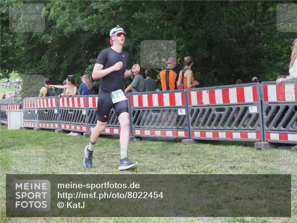 21.06.2025 - 27. Vierlanden-Triathlon KatJ http://msf.ph/oto/8022454 15.06.2025 13:21:55 Ziel 152, 746 meine-sportfotos.de